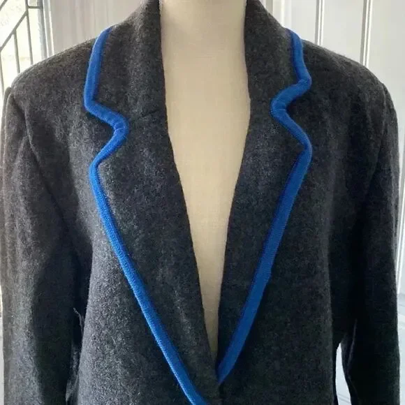 Geiger Collections Made in Austria Coat - Picture 2 of 11